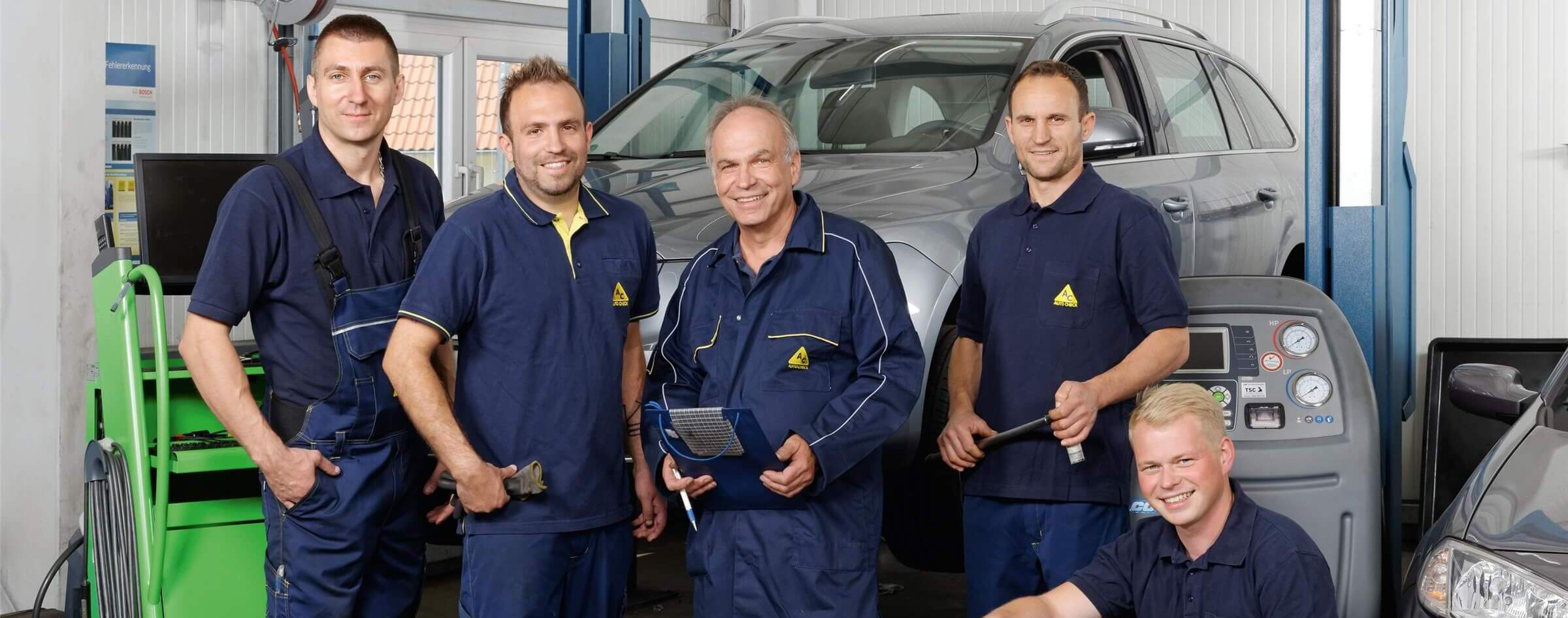 Team bei Autoglas Leoni in Pforzheim